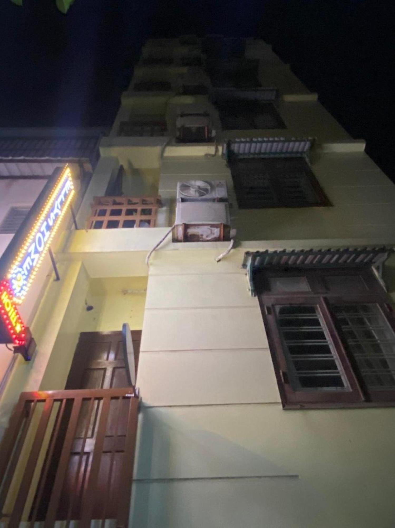 Hotel Oyo 1168 Elly's 2 2*